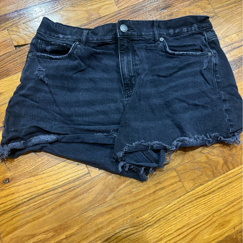 Women's high rise loft Distressed shorts
